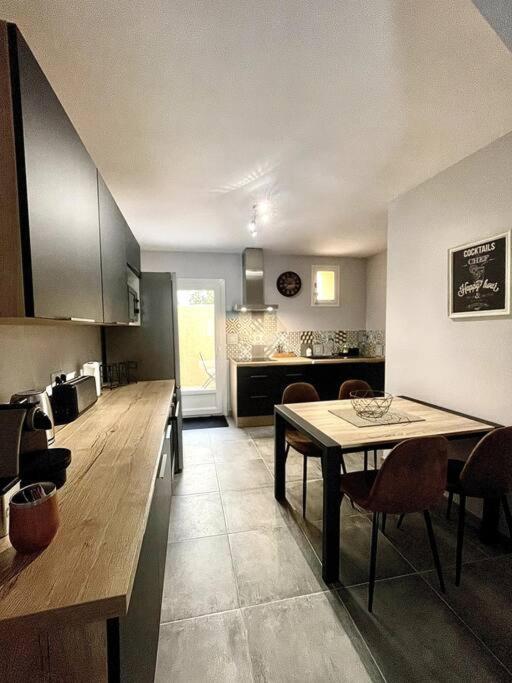 Jolie Maison De Ville - 4 Personnes - Wifi - Tv 莫吉奥 外观 照片